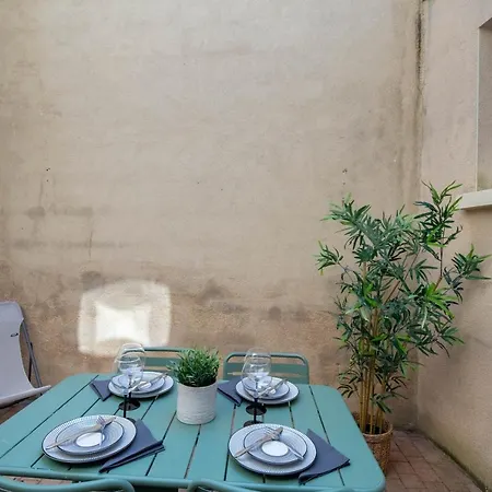 Maison De En Plein Centre Avec Terrasse *