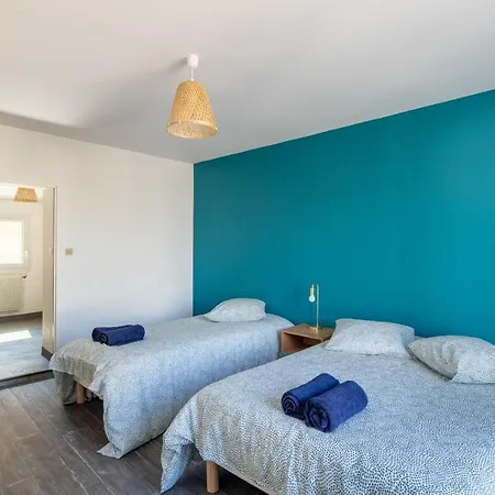Maison De En Plein Centre Avec Terrasse * 푸아티에
