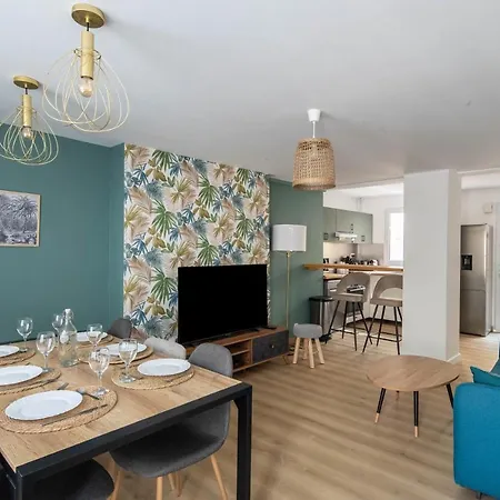 Maison De En Plein Centre Avec Terrasse