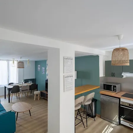 Maison De En Plein Centre Avec Terrasse Villa *