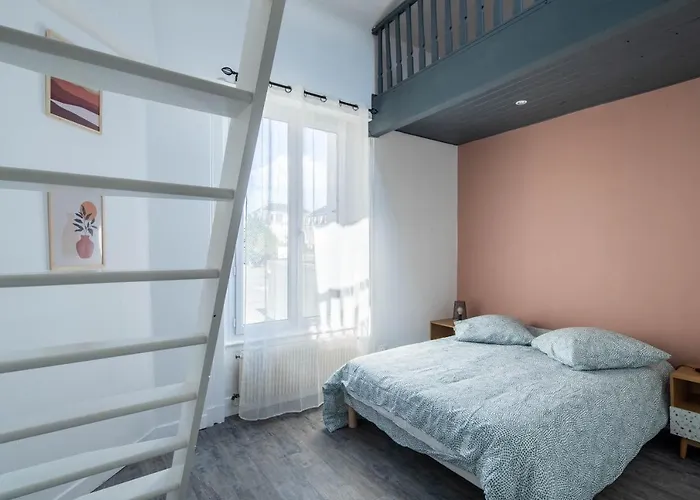 Maison De En Plein Centre Avec Terrasse * Poitiers