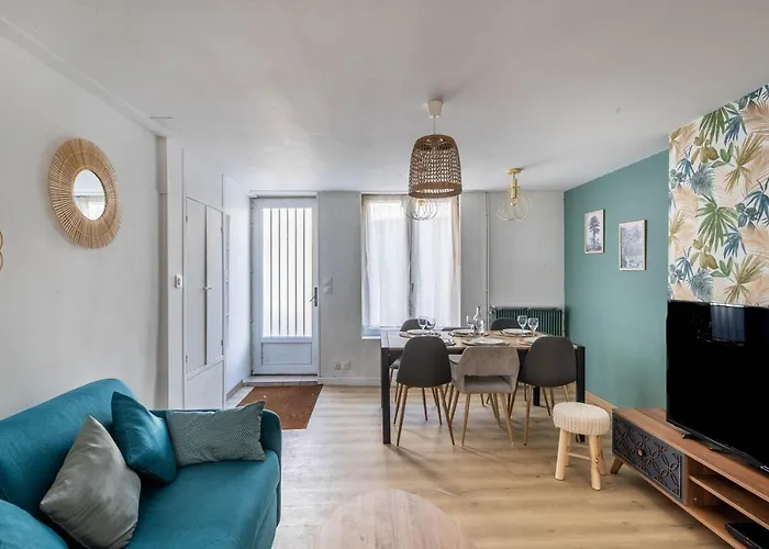 Villa Maison De En Plein Centre Avec Terrasse